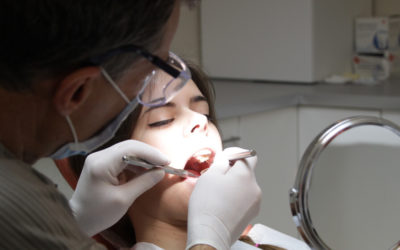 Nachsorge und Pflege bei Zahnersatz