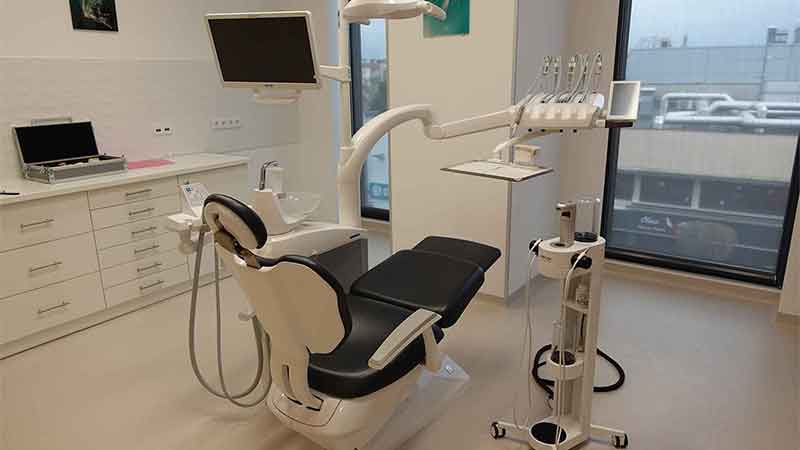 New Crown & Implant Center